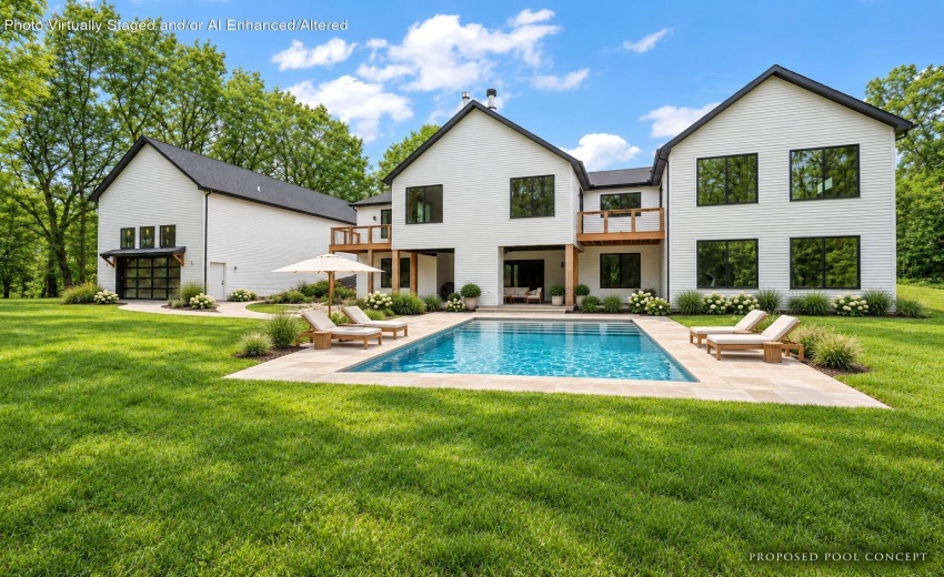 Valparaiso Luxury Backyard Pool