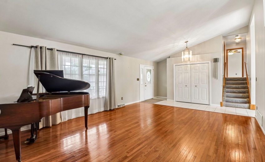 8-web-or-mls-Goldenrod Pl-S0210-008