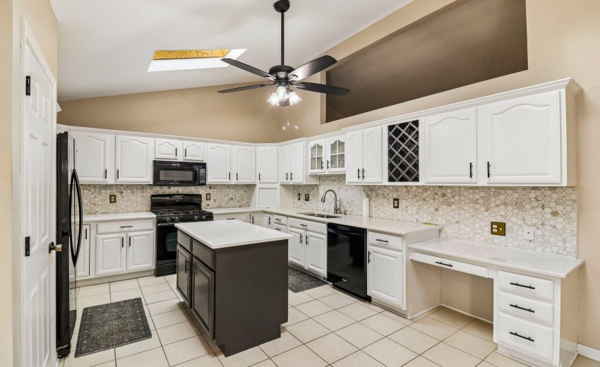 11-web-or-mls-Goldenrod Pl-S0210-011