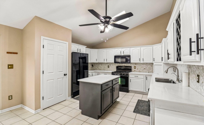 12-web-or-mls-Goldenrod Pl-S0210-012