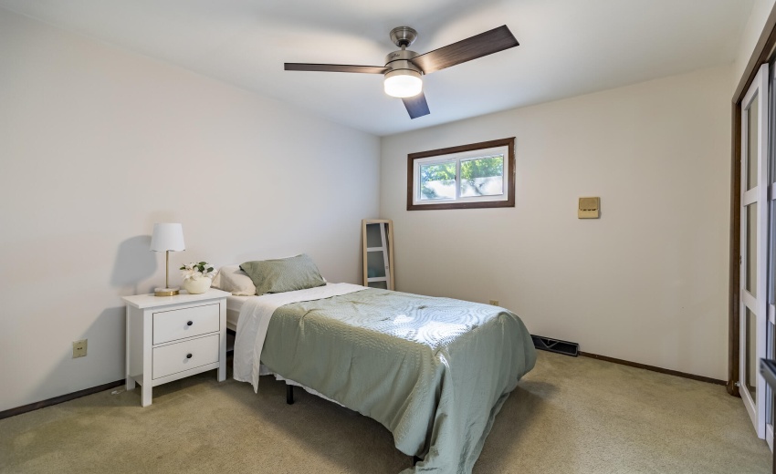 1525 N Indiana St-28