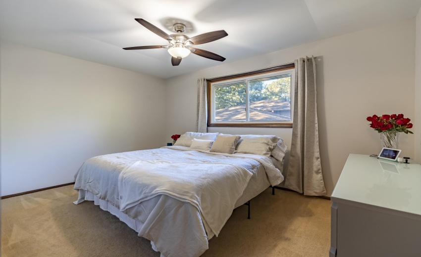 1525 N Indiana St-26