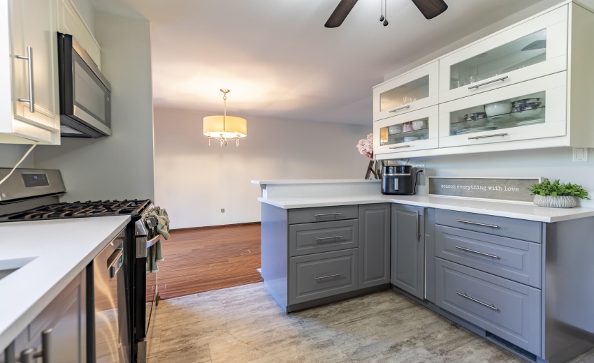 1525 N Indiana St-19