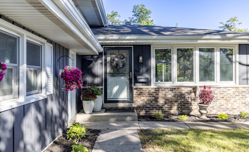 1525 N Indiana St-3