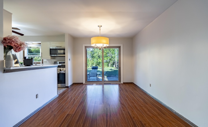 1525 N Indiana St-11