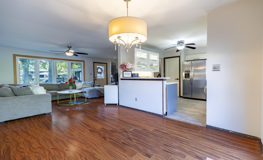 1525 N Indiana St-12