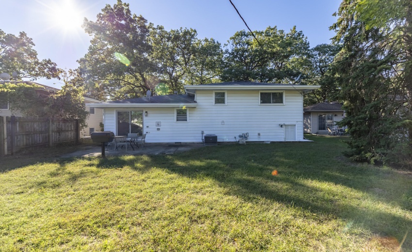1525 N Indiana St-6