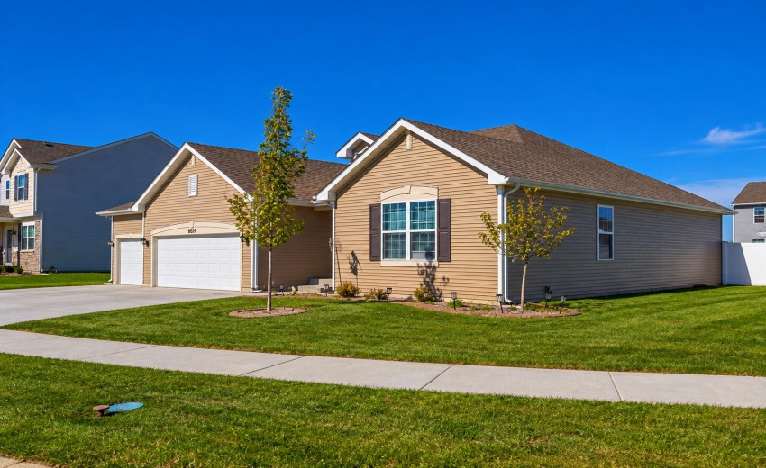 Sunny Suburban Home with Finished Drivew