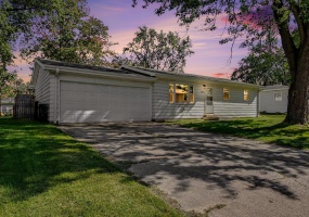 2423 Jacqueline Street, Portage, Indiana, 3 Bedrooms Bedrooms, 6 Rooms Rooms,2 BathroomsBathrooms,Residential,For Sale,Jacqueline,NRA846761
