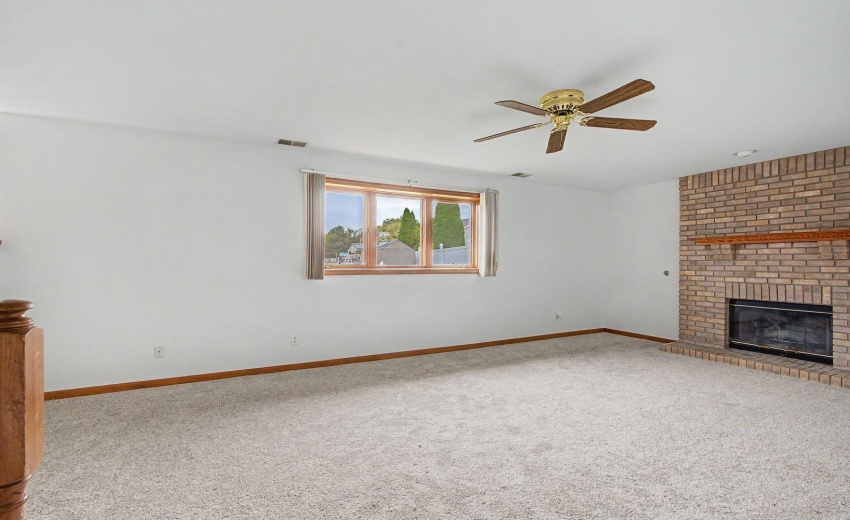 Fresh paint and carpeting lower level