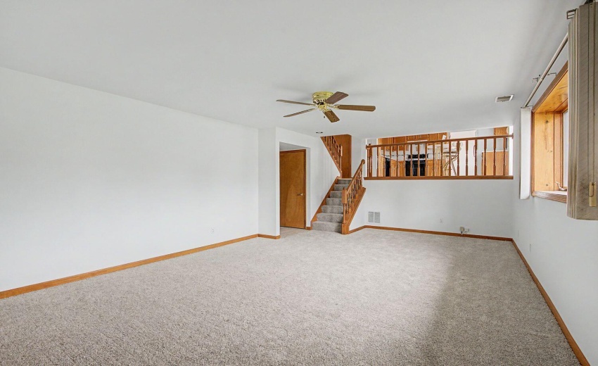 Fresh paint and carpeting lower level
