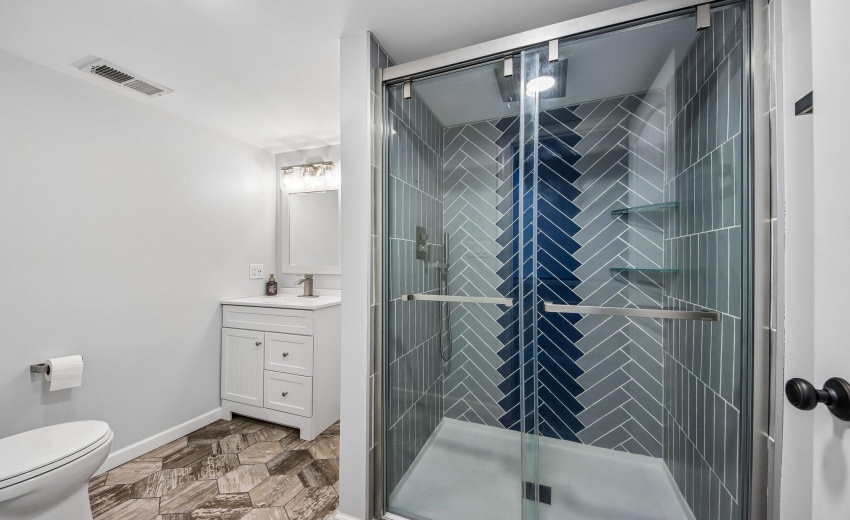 dwnstrs bath