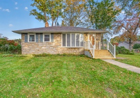 17 Washington Street, Hobart, Indiana, 3 Bedrooms Bedrooms, 6 Rooms Rooms,1 BathroomBathrooms,Residential,For Sale,Washington,NRA846880 17 Washington Street, Hobart, Indiana, 3 Bedrooms Bedrooms, 6 Rooms Rooms,1 BathroomBathrooms,Residential,For Sale,Washington,NRA846880