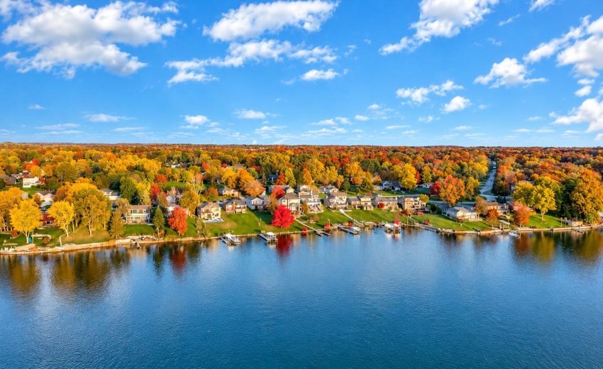 Lake Holiday
