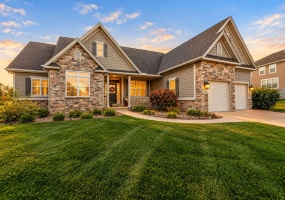 2351 Naples Drive, Valparaiso, Indiana, 4 Bedrooms Bedrooms, 10 Rooms Rooms,3 BathroomsBathrooms,Residential,For Sale,Naples,NRA846911