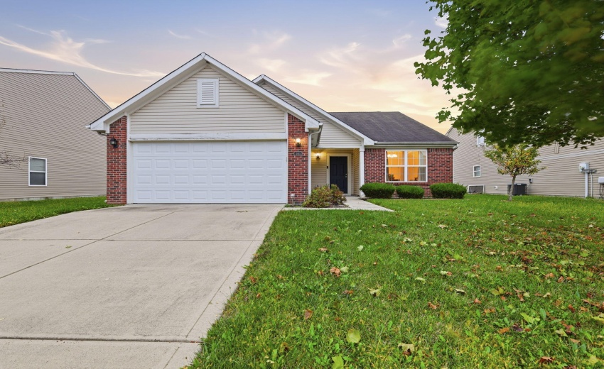 2-web-or-mls-Photo Oct 15 2026, 8 08 56