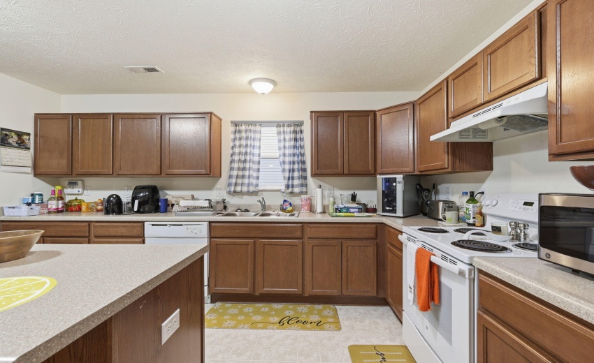 28-web-or-mls-Photo Oct 15 2026, 8 30 15