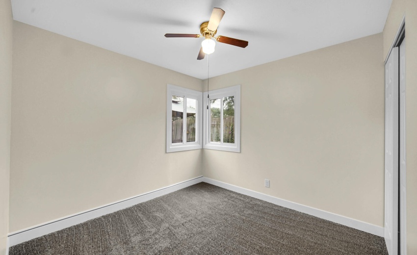 10 7807 Walnut