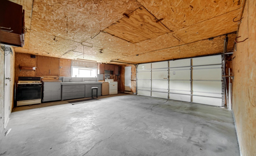 21 7807 Walnut