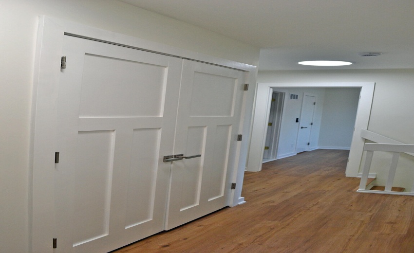 UPSTAIRS HALLWAY LAUNDRY CLOSET