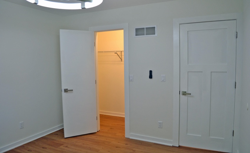 BR 4 WALK IN CLOSET