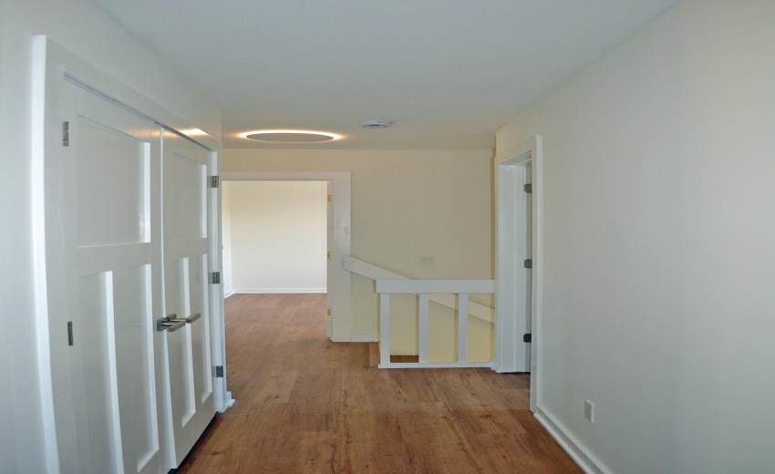 UPSTAIRS HALL DOUBLE RING LED CEILING LI