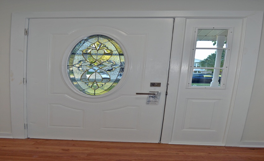 FRONT DOOR