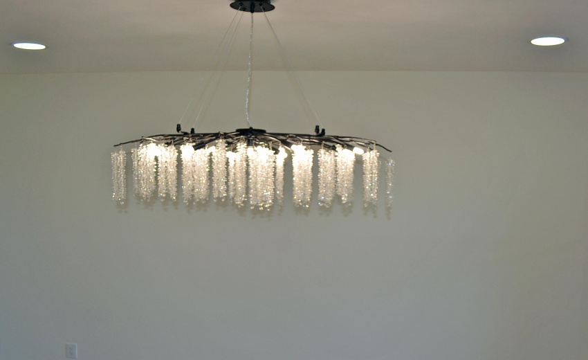 FDR CHANDELIER CLOSE UP
