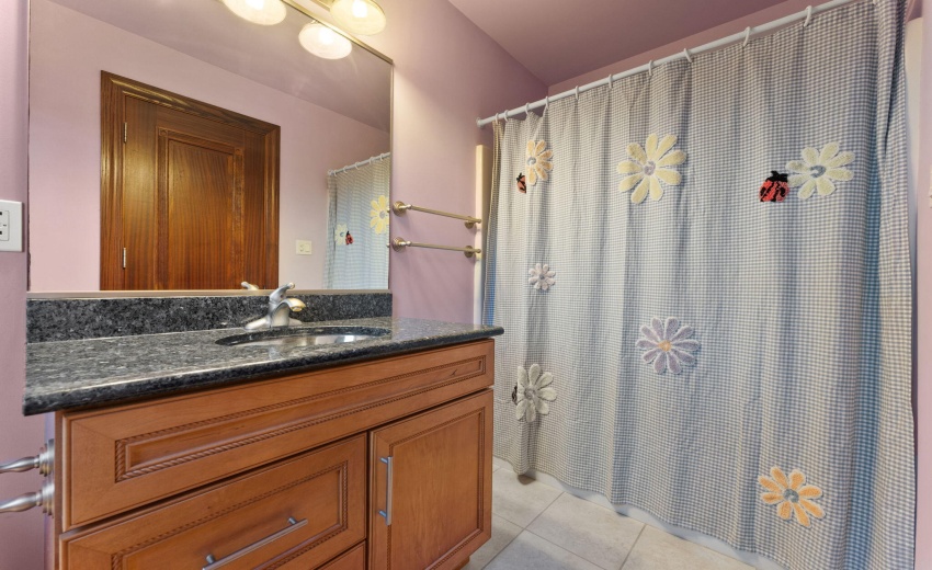 Bedroom 3 bathroom