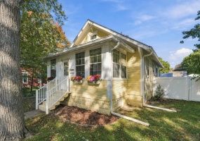 605 Institute Street, Valparaiso, Indiana, 2 Bedrooms Bedrooms, 6 Rooms Rooms,1 BathroomBathrooms,Residential,For Sale,Institute,NRA847278 605 Institute Street, Valparaiso, Indiana, 2 Bedrooms Bedrooms, 6 Rooms Rooms,1 BathroomBathrooms,Residential,For Sale,Institute,NRA847278