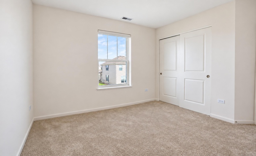 22_1792 e 110th ln 22
