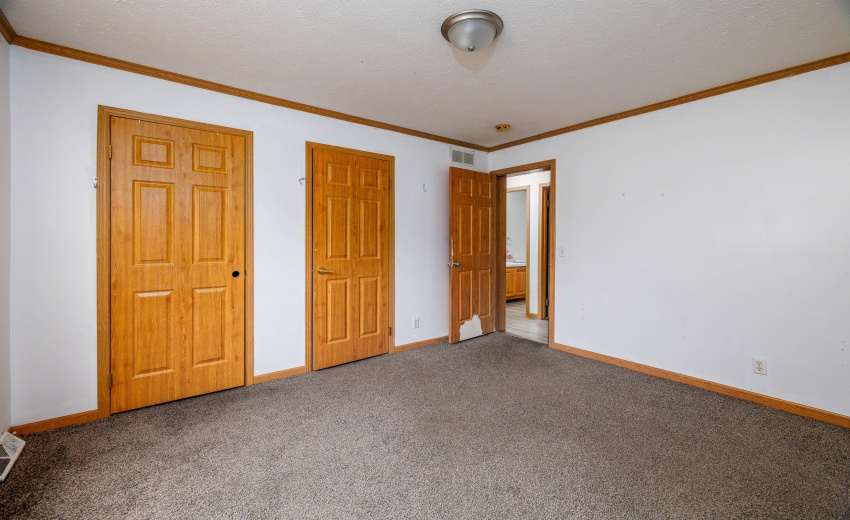 106 W Allen St Kentland-16