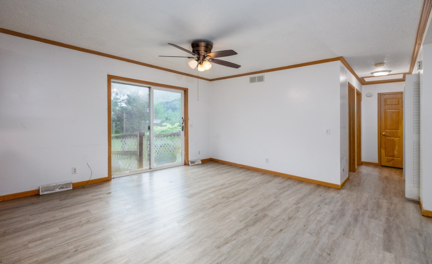 106 W Allen St Kentland-5