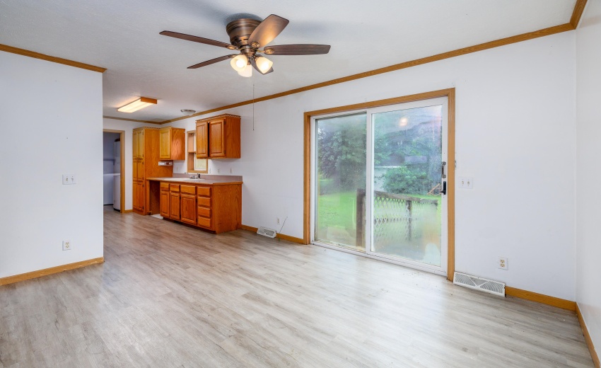 106 W Allen St Kentland-6