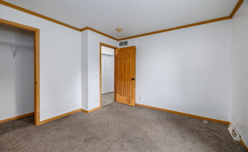 106 W Allen St Kentland-14