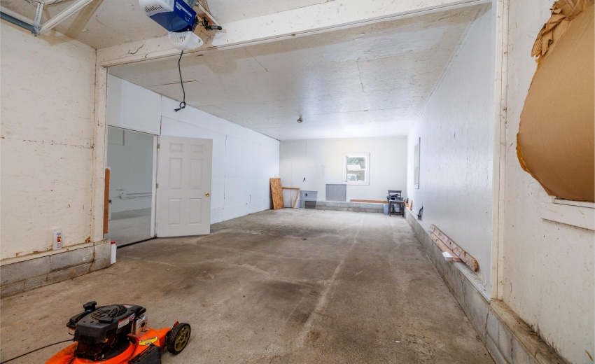 106 W Allen St Kentland-24