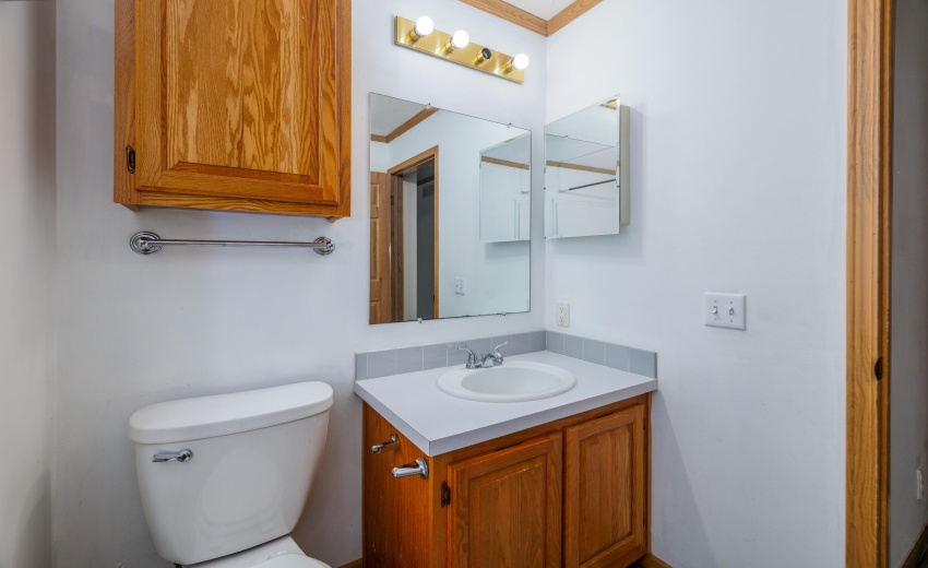106 W Allen St Kentland-18
