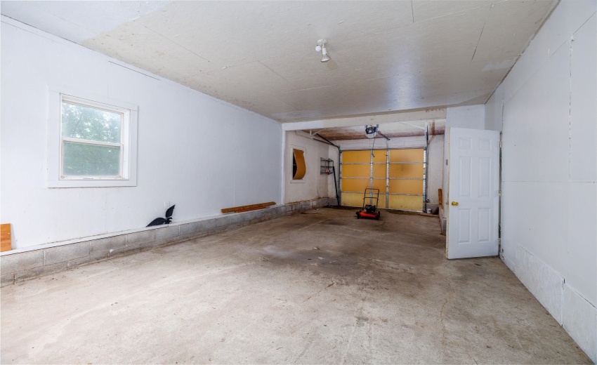 106 W Allen St Kentland-23