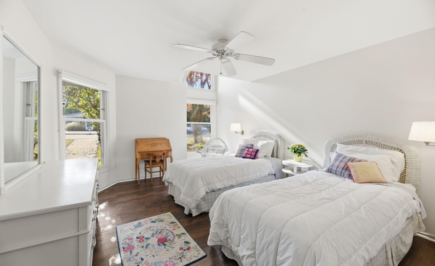 19-web-or-mls-9_Muirfield_Dr_Michigan_Ci
