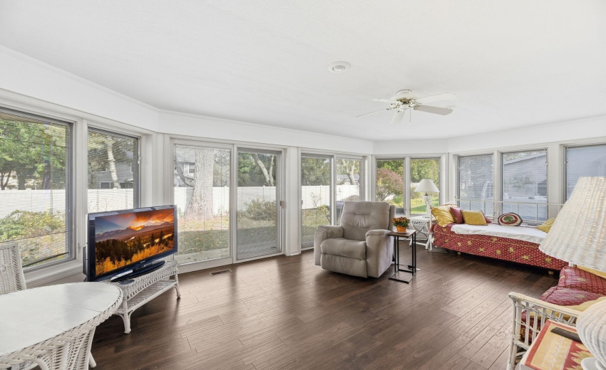 11-web-or-mls-9_Muirfield_Dr_Michigan_Ci