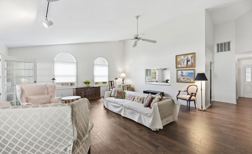 8-web-or-mls-9_Muirfield_Dr_Michigan_Cit