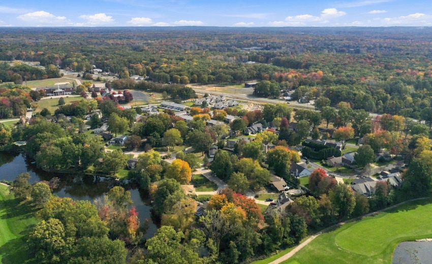 29-web-or-mls-9_Muirfield_Dr_Michigan_Ci