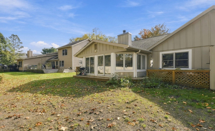 21-web-or-mls-9_Muirfield_Dr_Michigan_Ci