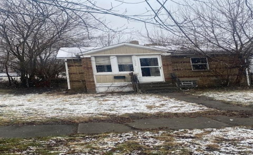 1724 Roosevelt Place, Gary, Indiana 46404, 2 Bedrooms Bedrooms, 4 Rooms Rooms,1 BathroomBathrooms,Residential,Sale,Roosevelt,527221