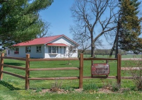 3961 State Road 104, La Porte, Indiana, 3 Bedrooms Bedrooms, 7 Rooms Rooms,Residential,For Sale,State Road 104,NRA544229