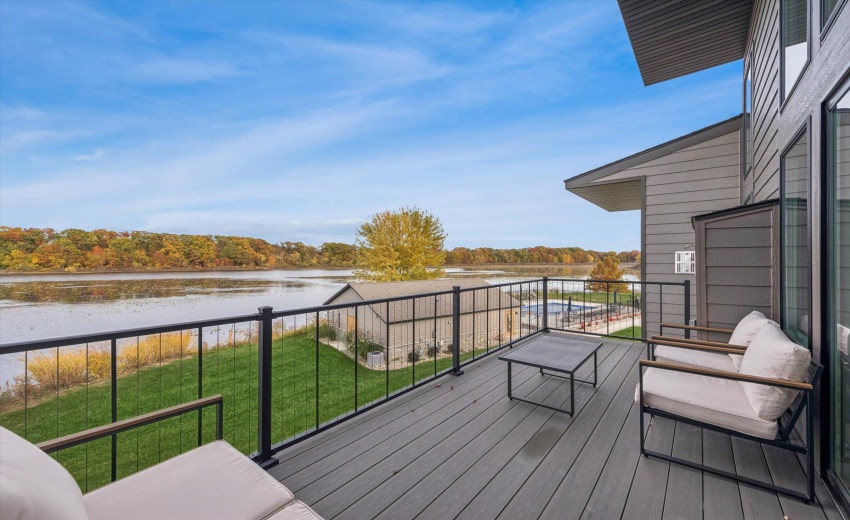 Spacious lake front deck