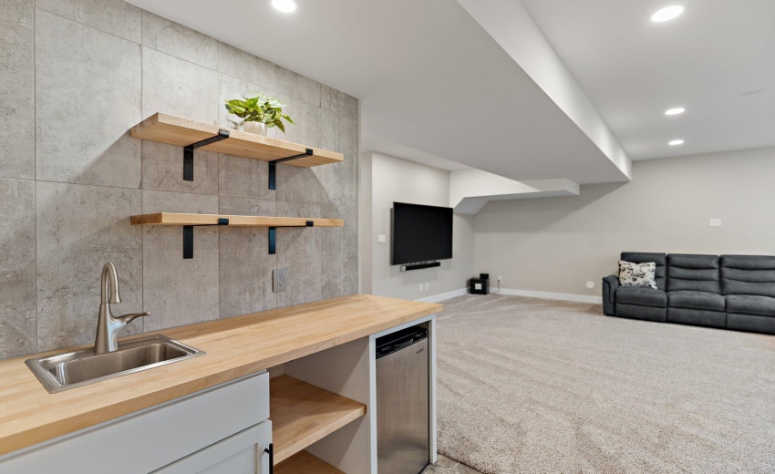 Wet Bar Entertaining Space