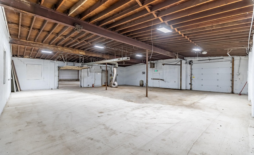 13501 Morse St - Storage-4