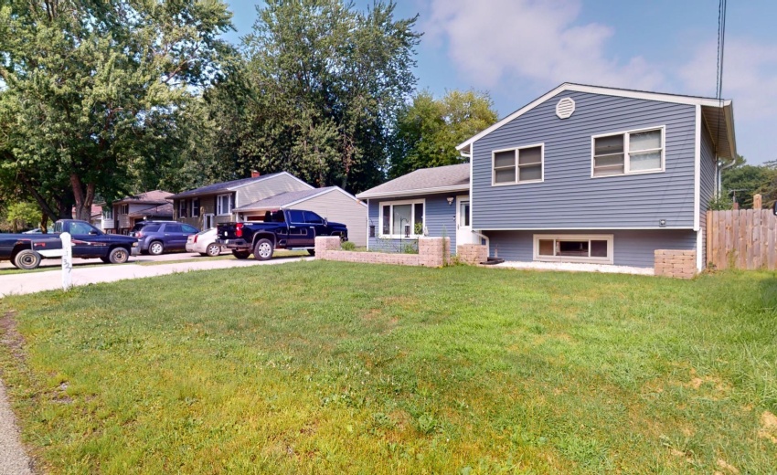 327-S-18th-St-08122024_154255