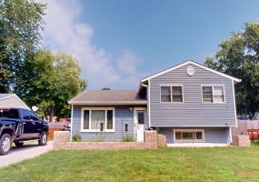 327 18th Street, Chesterton, Indiana, 3 Bedrooms Bedrooms, 8 Rooms Rooms,2 BathroomsBathrooms,Residential,For Sale,18th,NRA808481